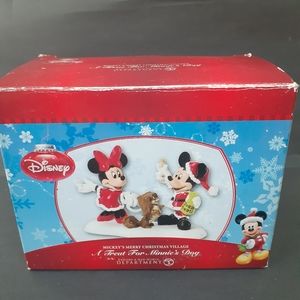 A Treat for Minnie's Dog